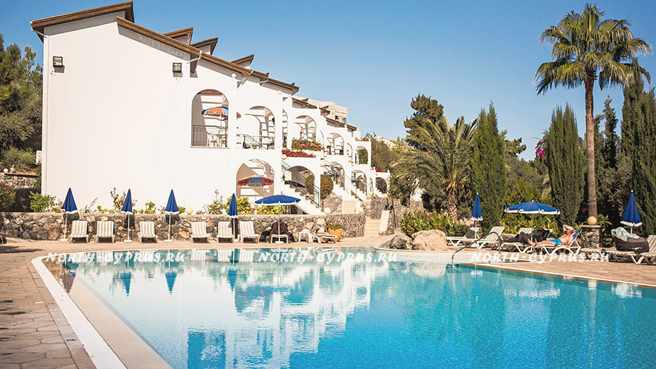 Трехзвездочный отель Altinkaya Holiday Village на Северном Кипре