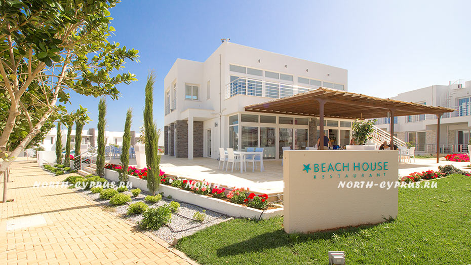 Стильные пляжные таунхаусы в жилом комплексе на Северном Кипре