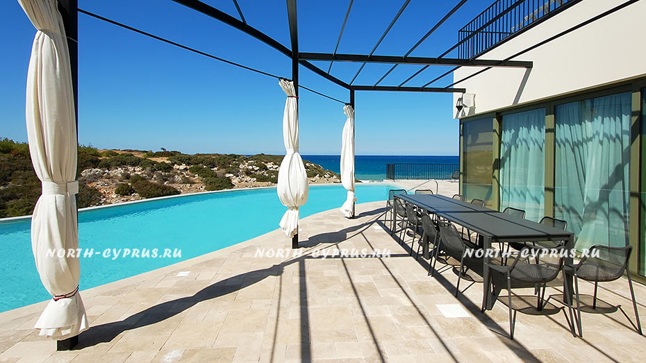 Респектабельный пляжный дом на Кипре для большой компании